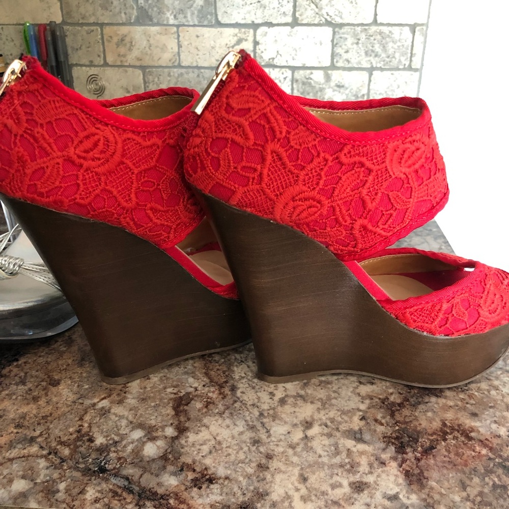 Red Wedges